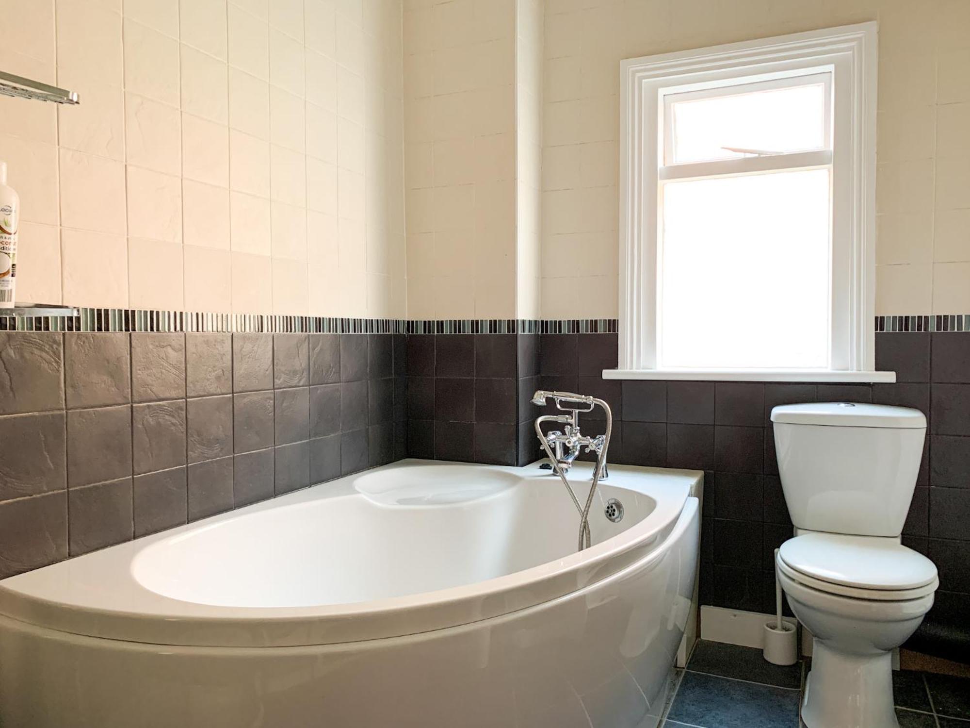 Stylish 3-Bedroom Home In Canterbury City-Centre - Superb Location! Exterior foto