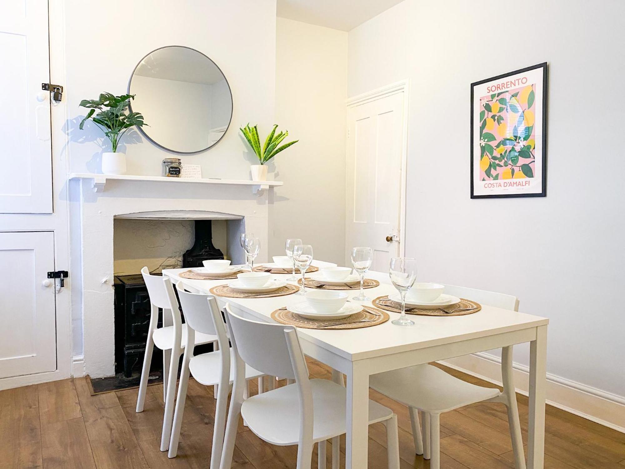 Stylish 3-Bedroom Home In Canterbury City-Centre - Superb Location! Exterior foto